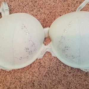 New Victoria's secret bra